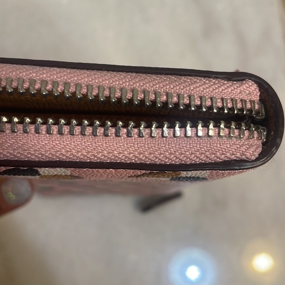 Coach Wallet Accordion silvertone Zip leather Wallet Checker Heart Print Blush - Picture 9 of 11
